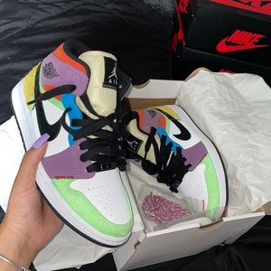 Women’s Size 6.5 Jordan 1 Mid